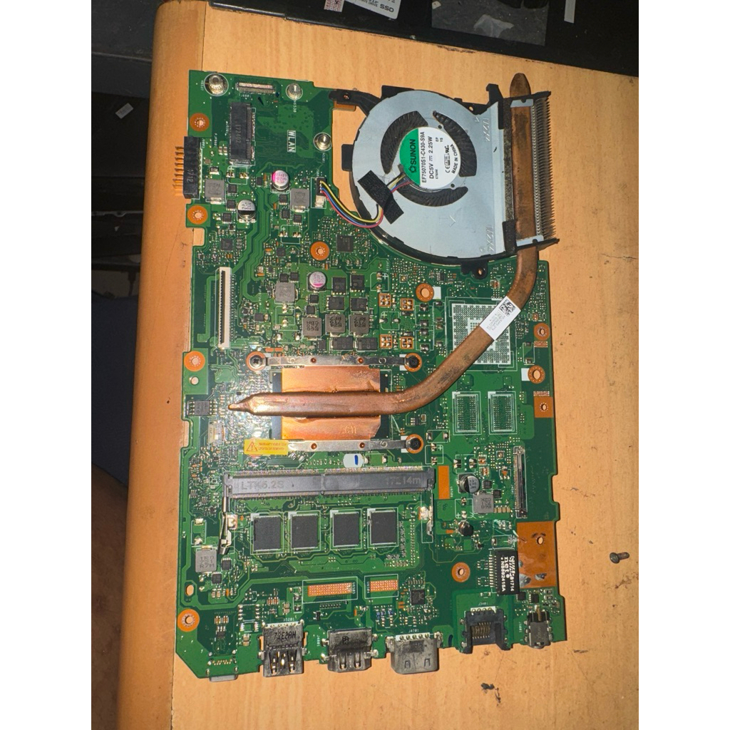 mainbord Asus X556U core i5gen7 minus mati belum pernah servis