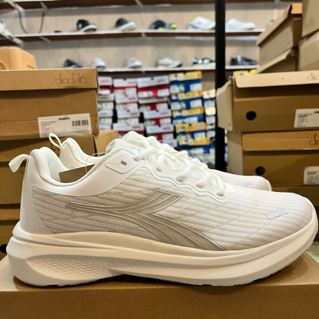 SEPATU DIADORA MARKIST WHITE ORIGINAL BNIB