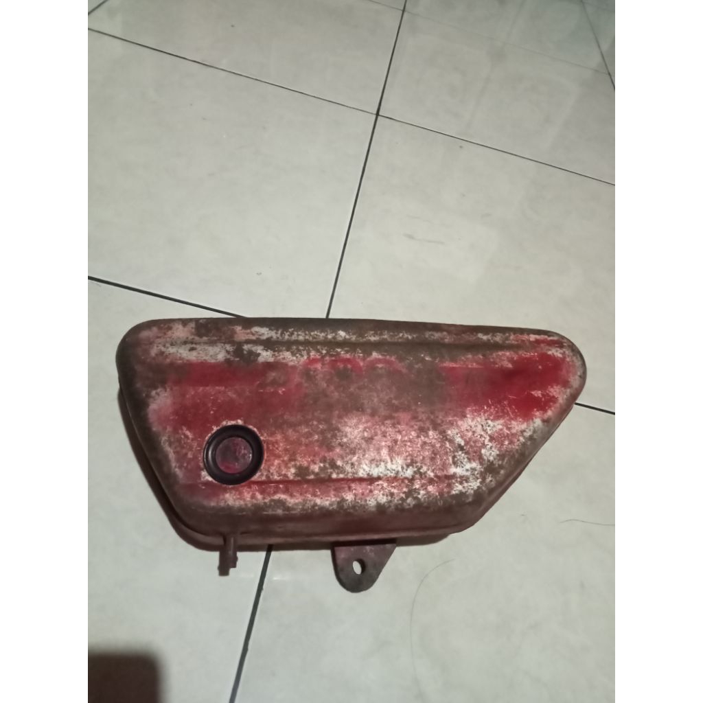 tangki/box oli samping Yamaha RS 100 RS 125 Original copotan