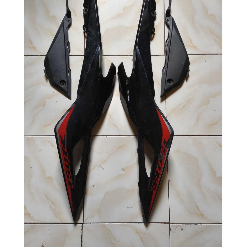 Body belakang cbr 150r / cbr150r facelift 2016-2020 asli original hitam merah