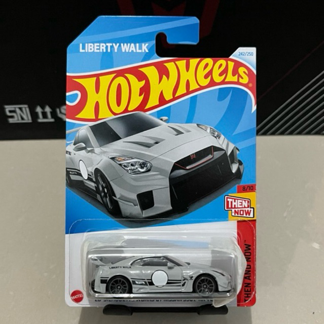 Hot Wheels LB-Silhouette Works GT Nissan 35GT-RR V2 HotWheels LB Works Nissan GT-R R35 LBWK