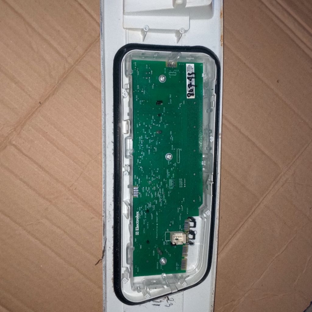 modul display mesin cuci Electrolux ewf80743