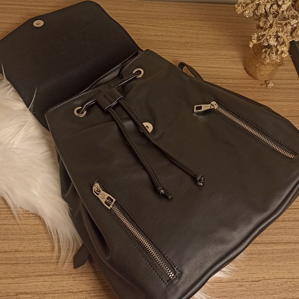 Tas Ransel Kuliah / Kerja Stradivarius