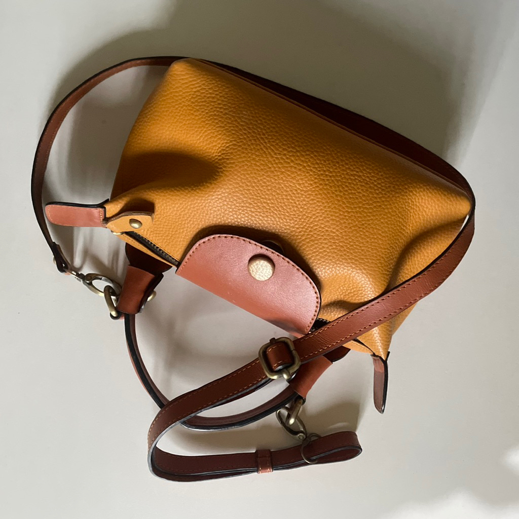 PRELOVED TAS KULIT SAPI