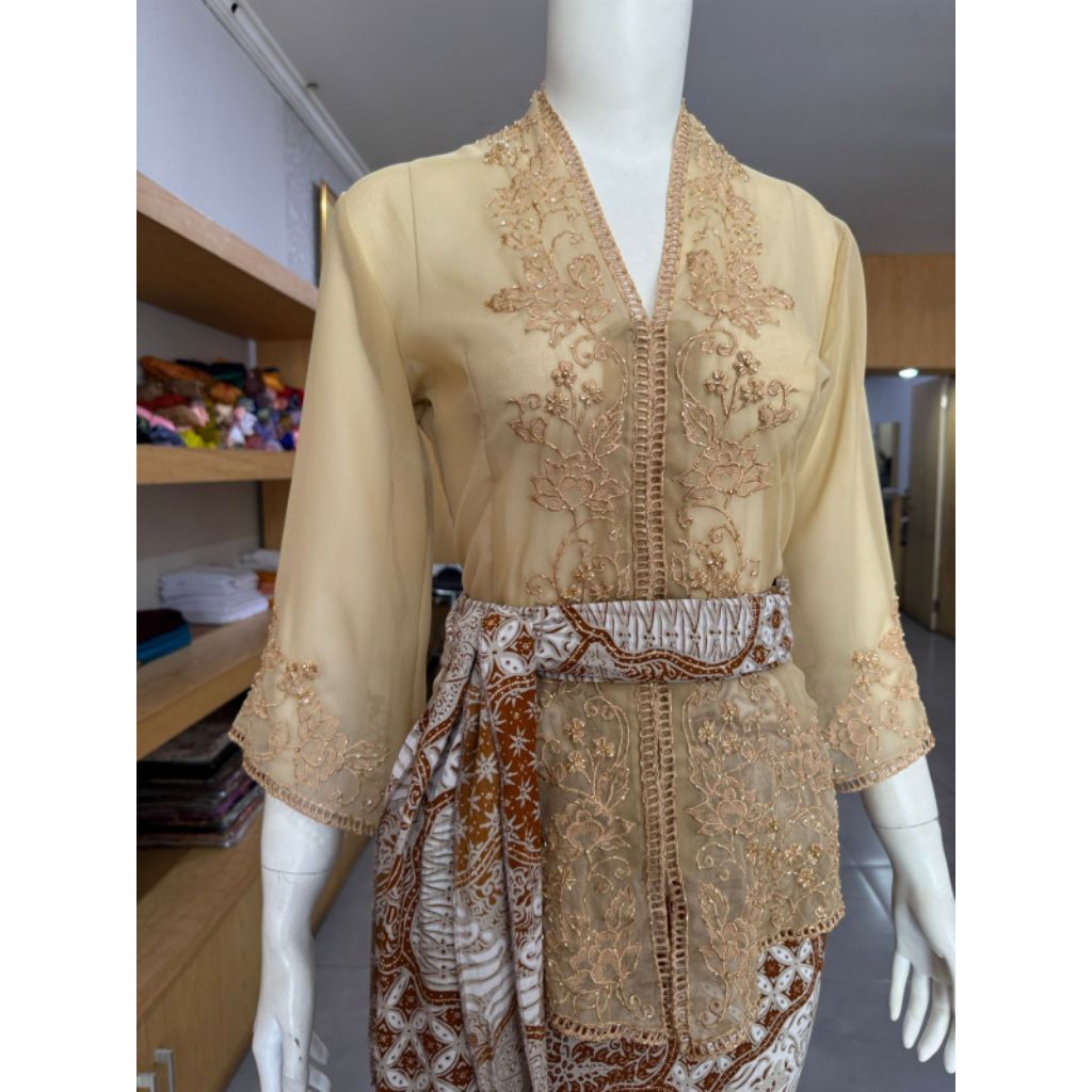 Kebaya payet bahan sifon