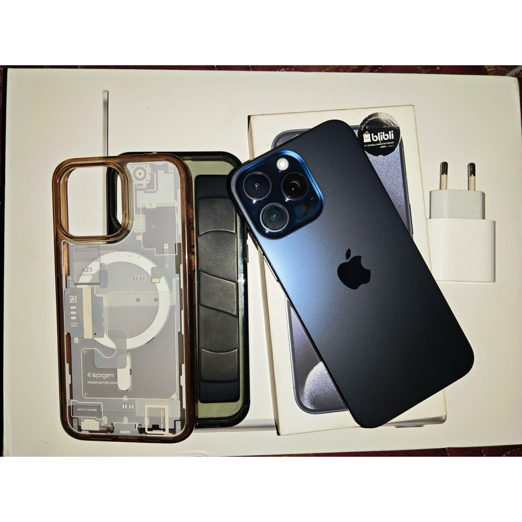 IPHONE 15 PRO MAX 256 FULLSET GARANSI RESMI - PEMAKAIAN PRIBADI