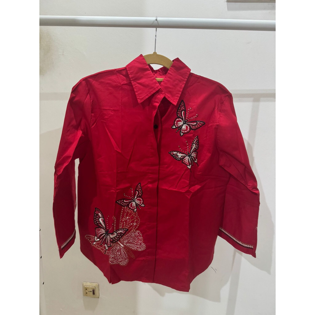 Kemeja merah baju imlek merah kupukupu | Baju atasan wanita blouse merah | Baju kerja | Baju kuliah 