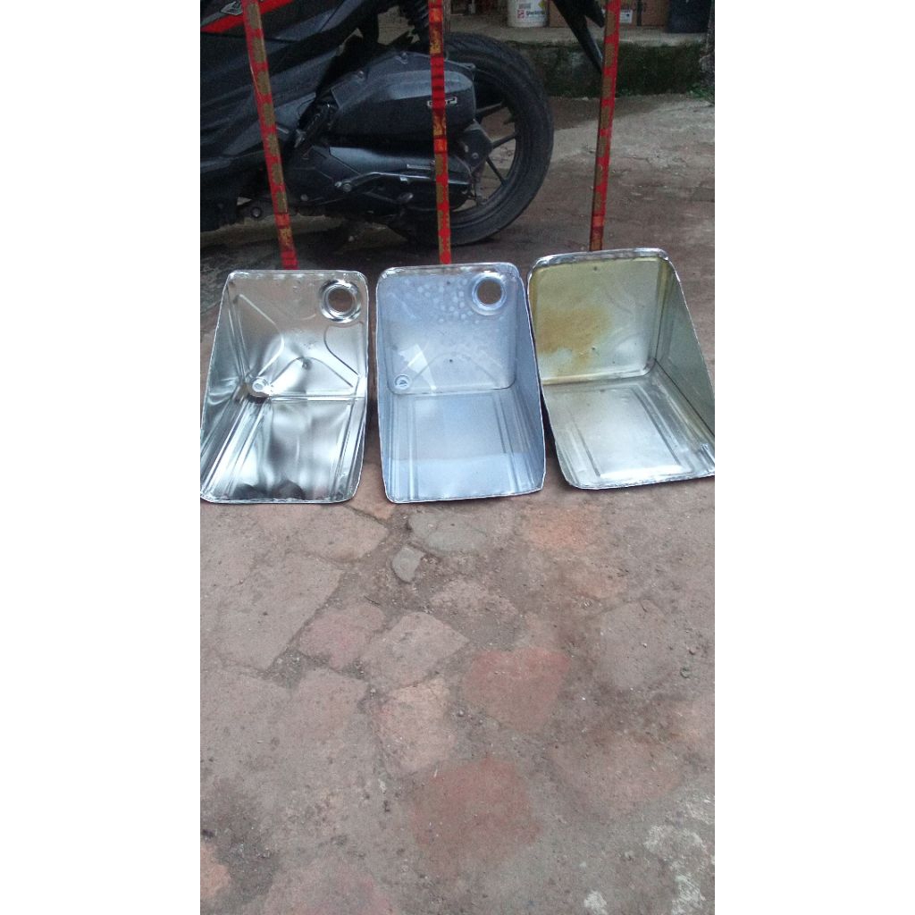 paket isi 2pcs cikrak /pengki sampah kaleng blek jumbo