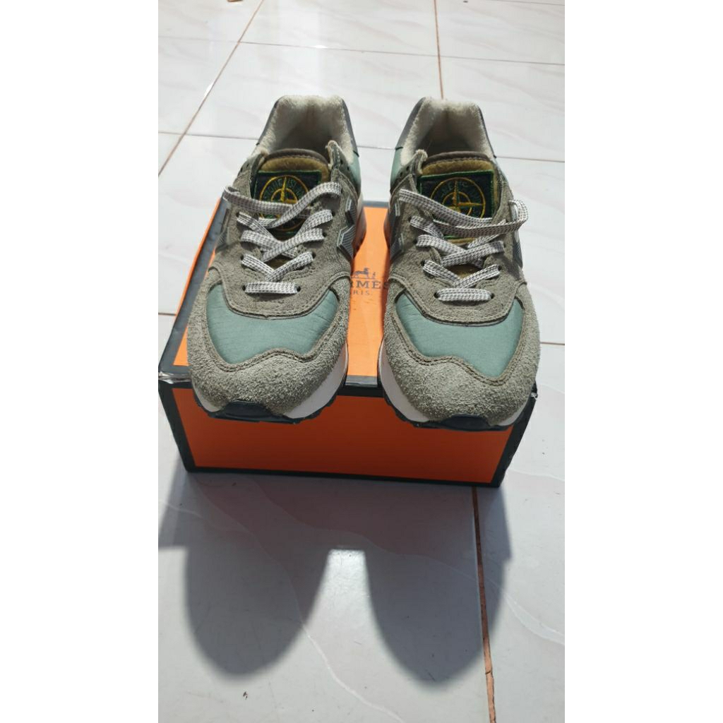 Sepatu NB Stone Island