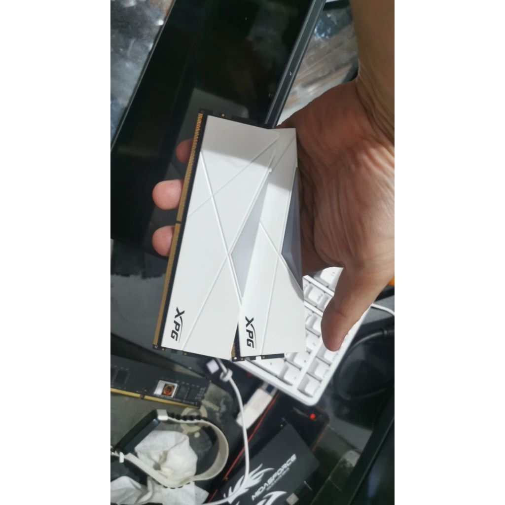 xpg spectrix d50 white 2x8gb 3200mhz