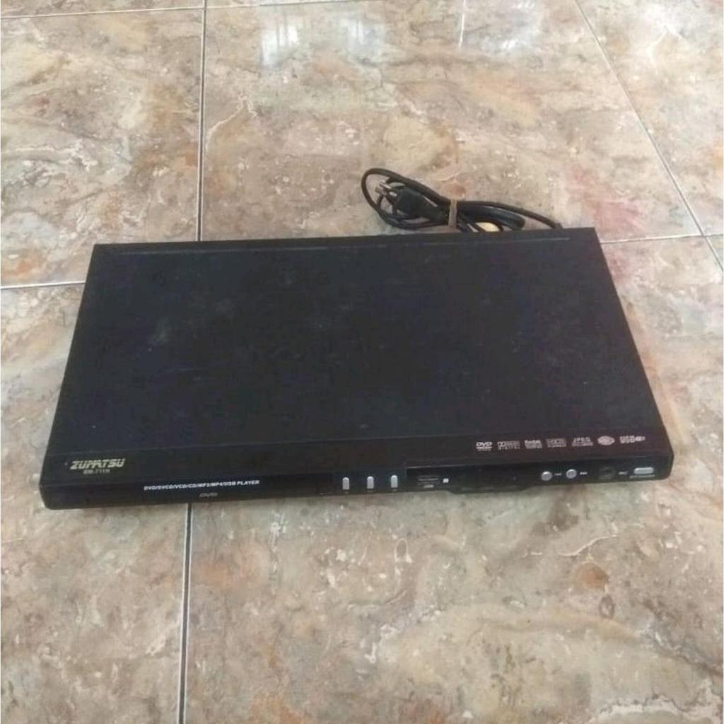 DVD VCD CD PLAYER merk ZUMATSU BM-711H USB normal mic normal tidak ada remot siap kirim setiap hari 
