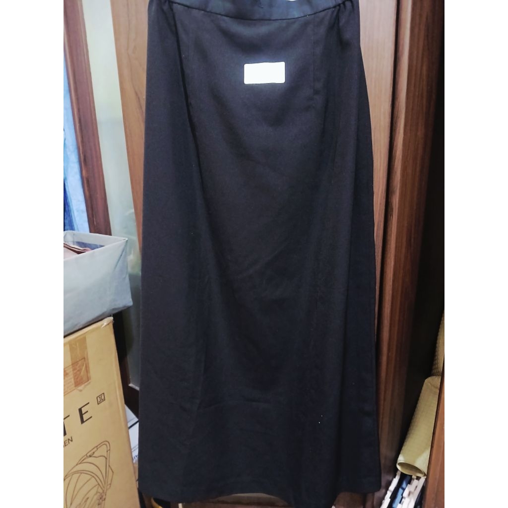 ROK HITAM POLOS SEMI A-LINE