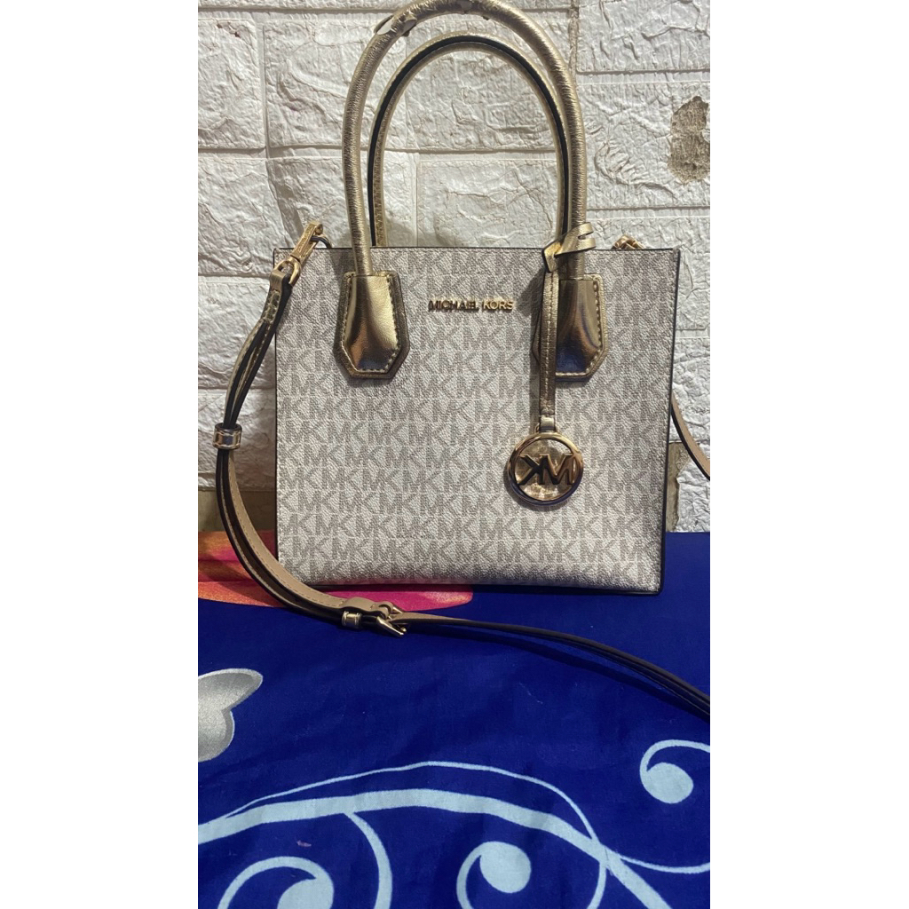 preloved Michael Kors Merces signature original