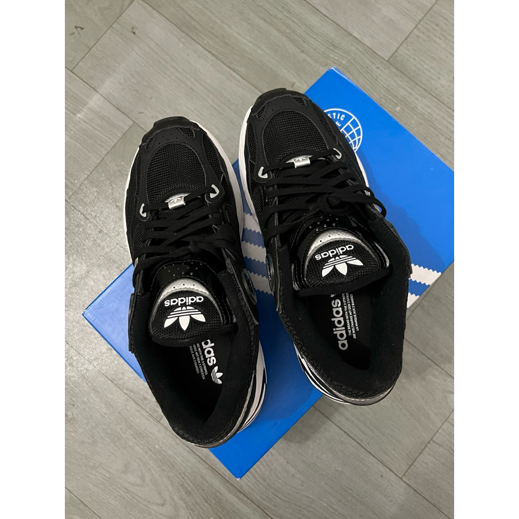 Preloved Adidas Astir Black Size UK 4.5