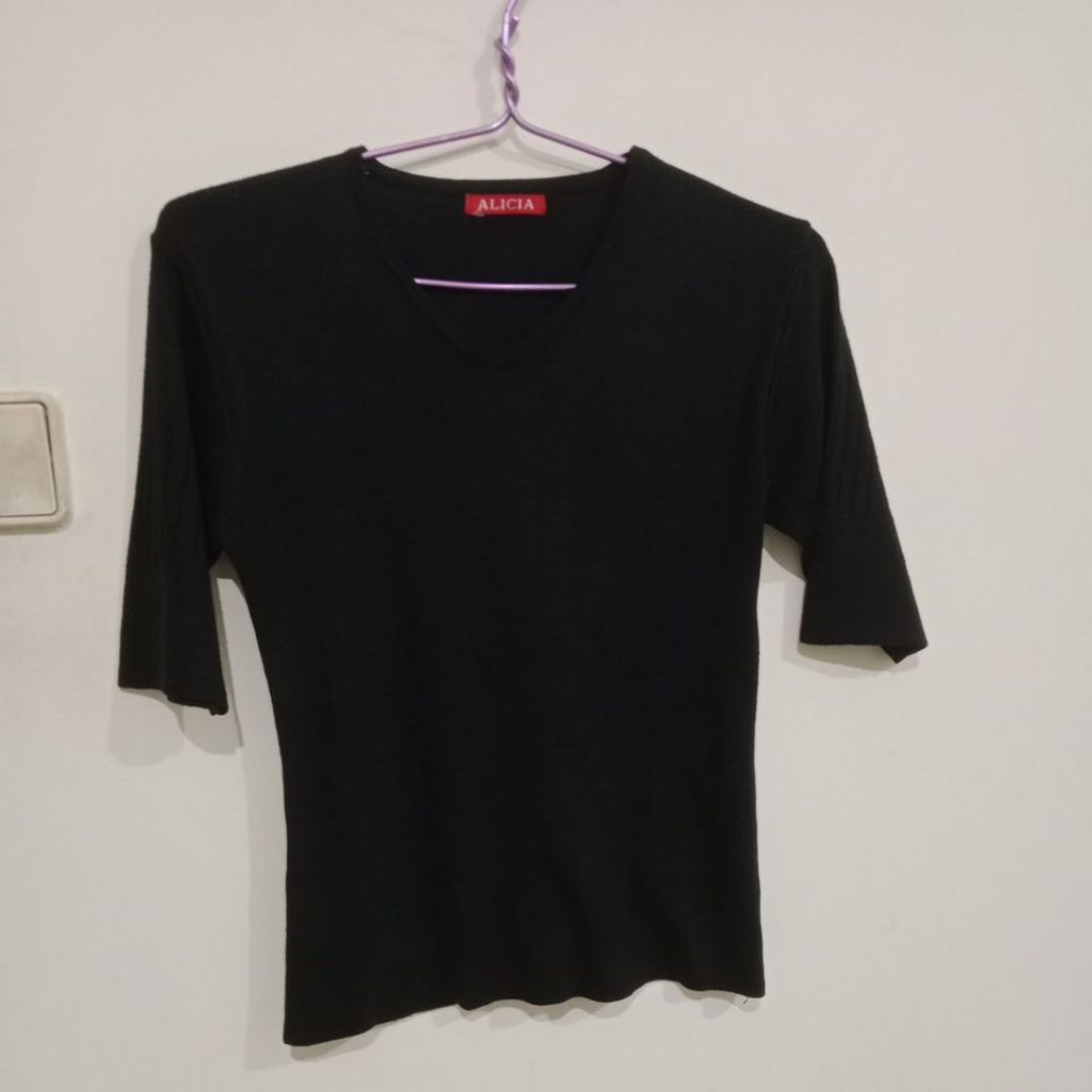 Kaos Rib wanita hitam