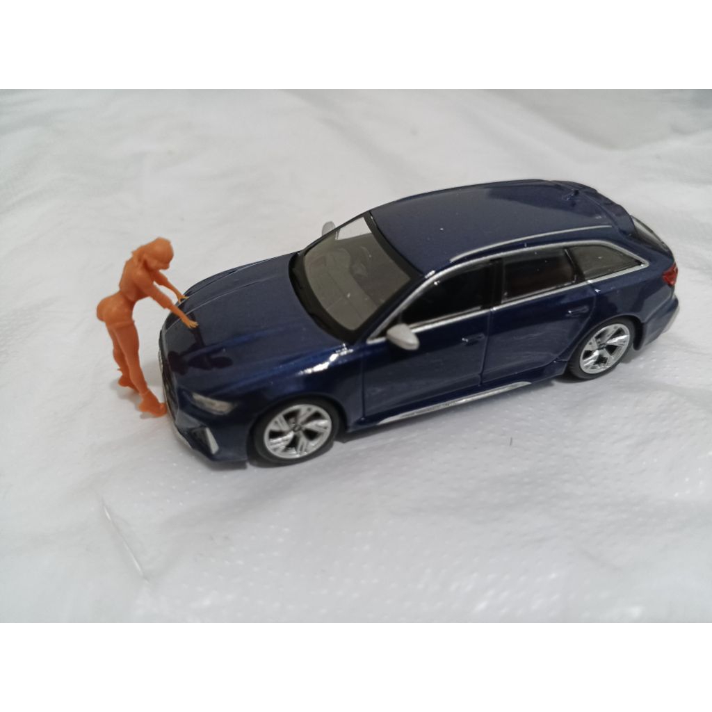 mini GT Audi RS6 Avant.