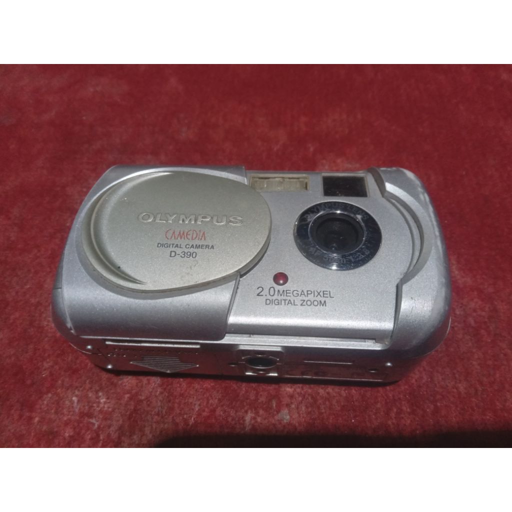 Olympus D-390  Camera digital mati