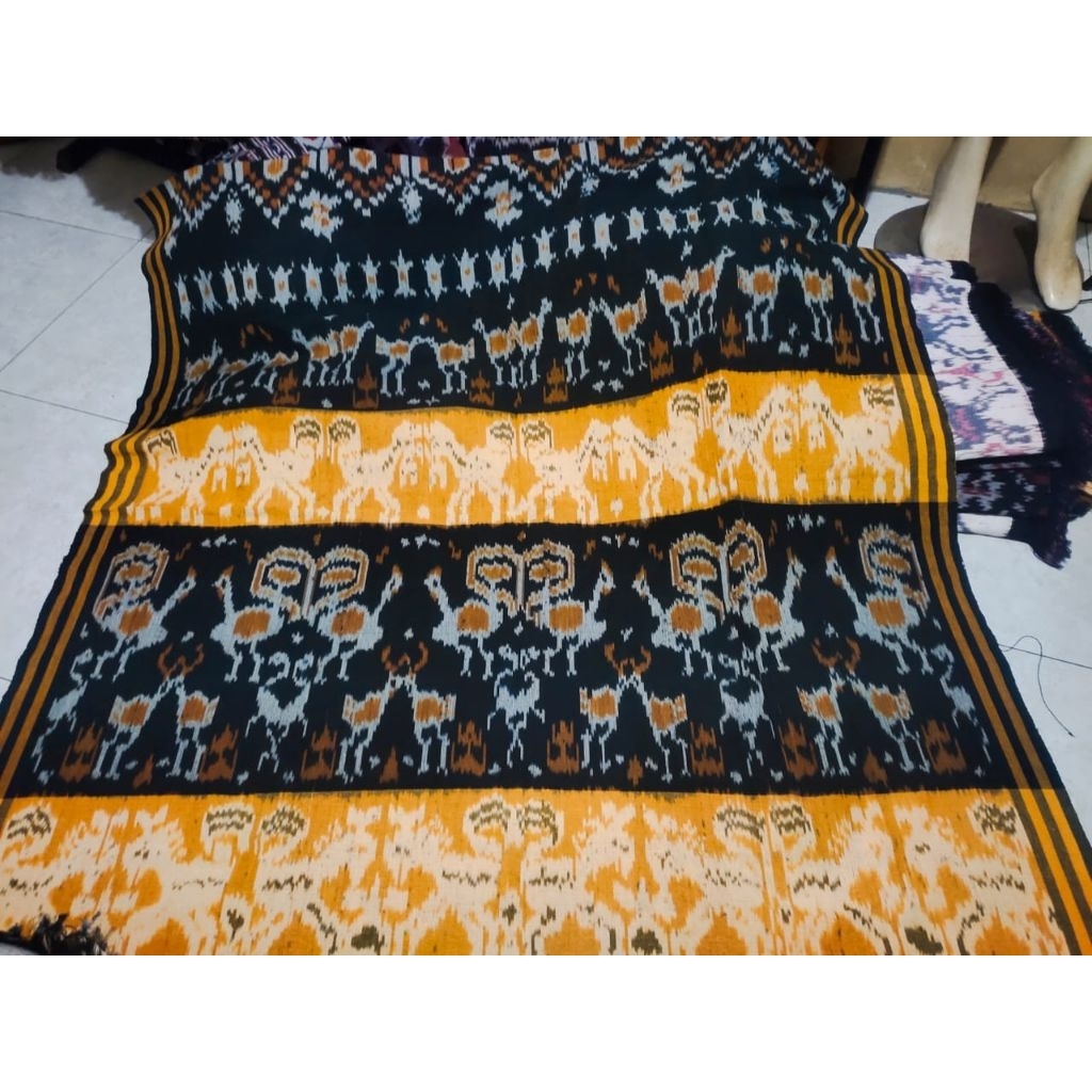 KAIN TENUN IKAT MOTIF SUMBA
