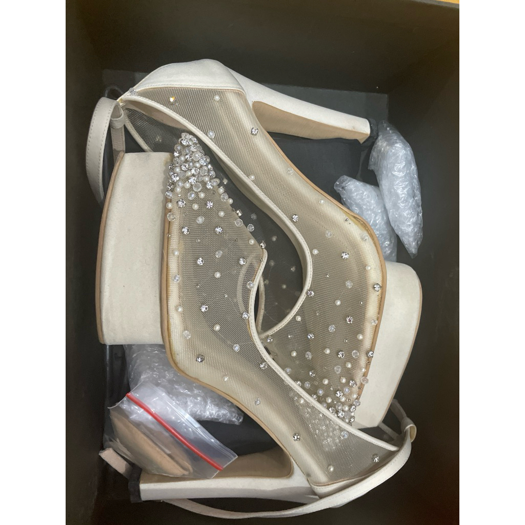 cava prive wedding shoes