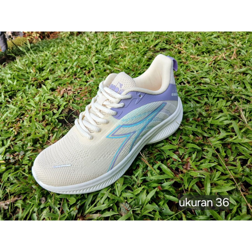 sepatu sport olahraga perempuan diadora cewek original