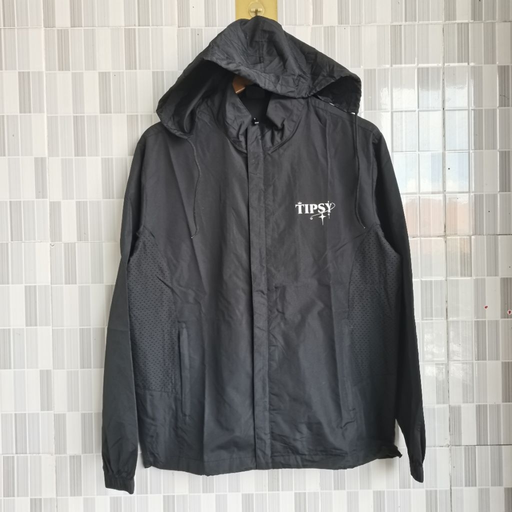 A413.  HOODIE ZIIP SIZE L WARNA HITAM  PRELOVED