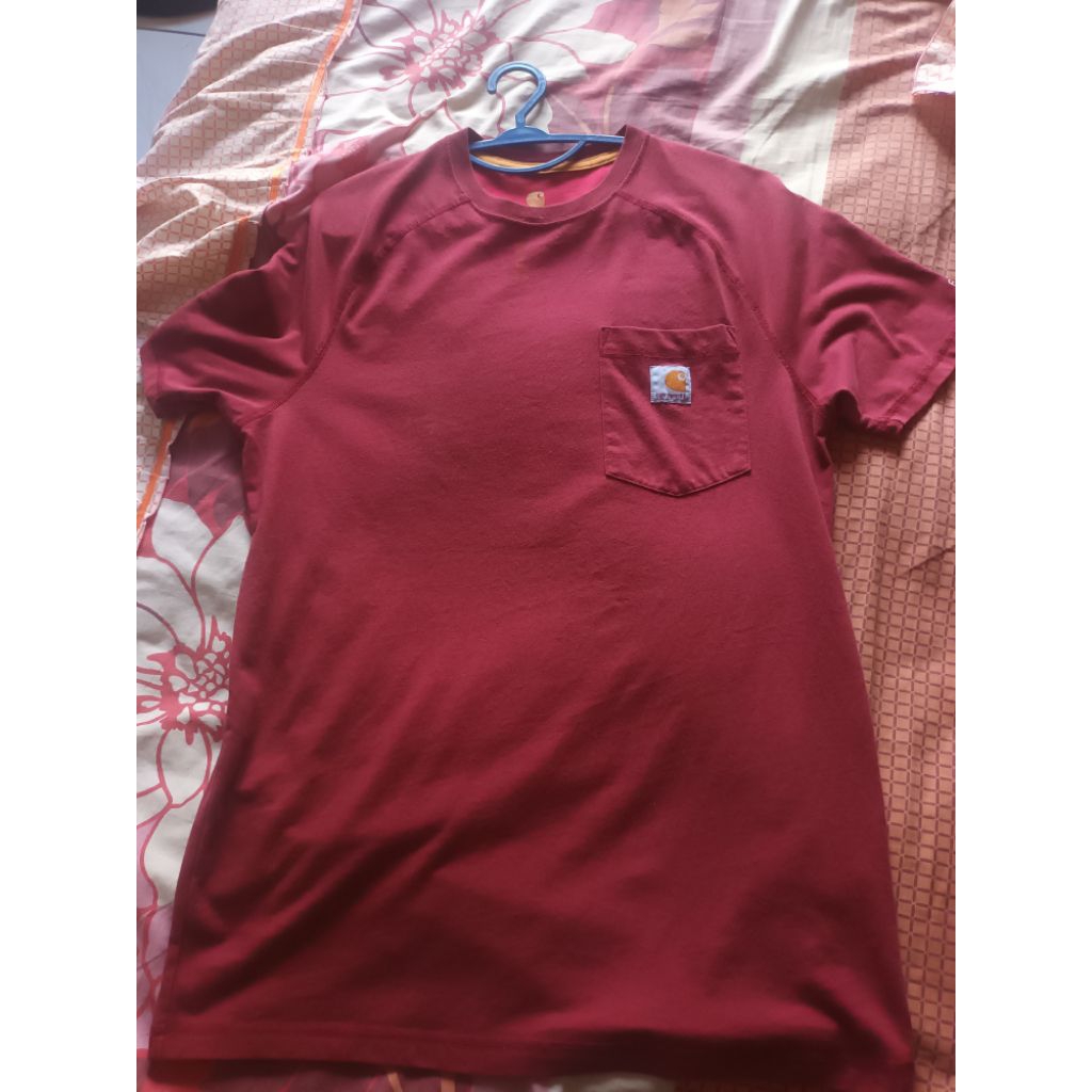 KAOS CARHATT FORCE POKET SIZE S FIT M MERAH MAROON ( P 68 x L 52 )