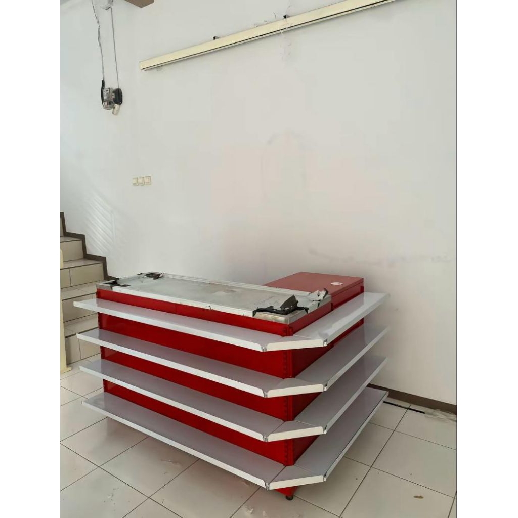 Meja kasir minimarket