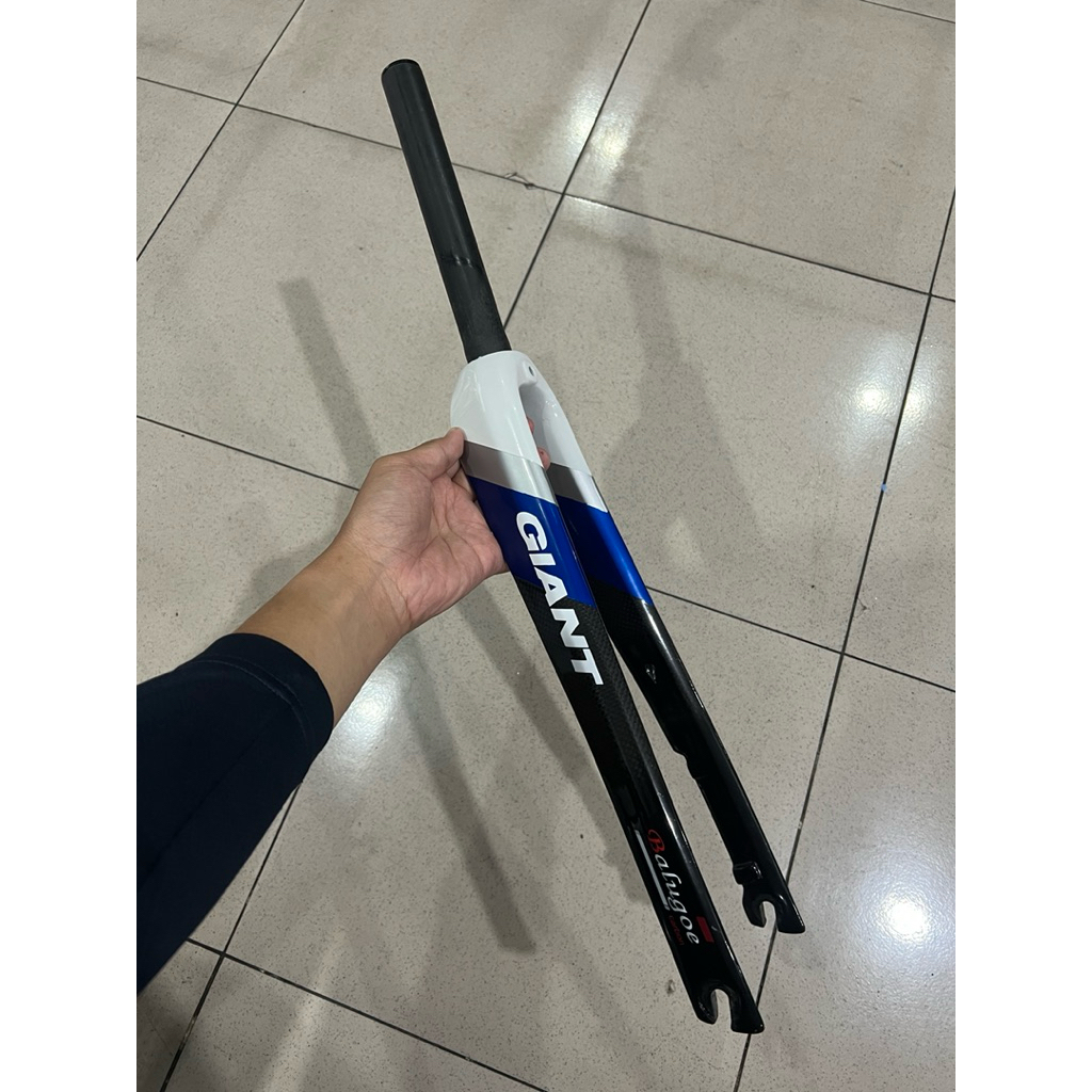 FORK 700C CARBON ROADBIKE POROK DEPAN RIGID 700 C ROAD BIKE DISCBRAKE U BRAKE DISC FLAT MOUNT BEKAS