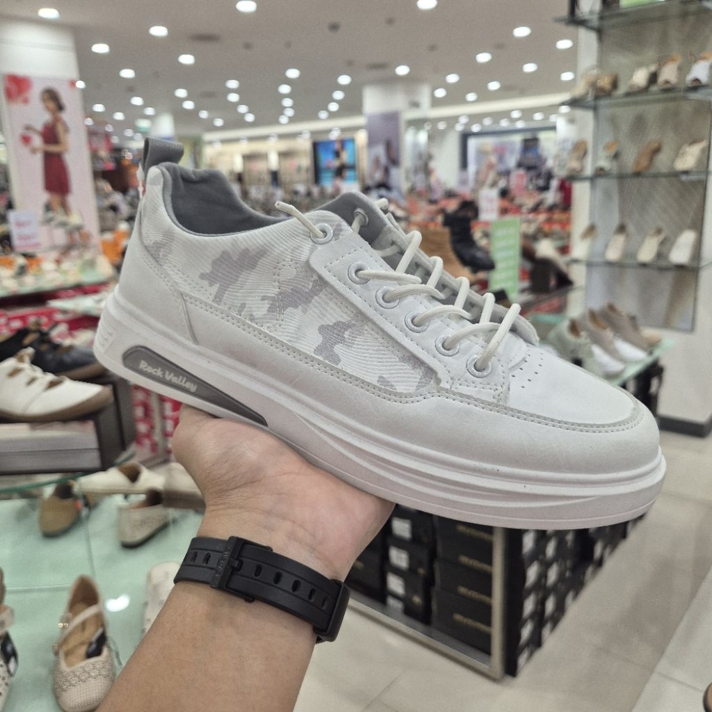 ROCK VALLEY Sepatu pria best seller nyaman dipakai size 39-43