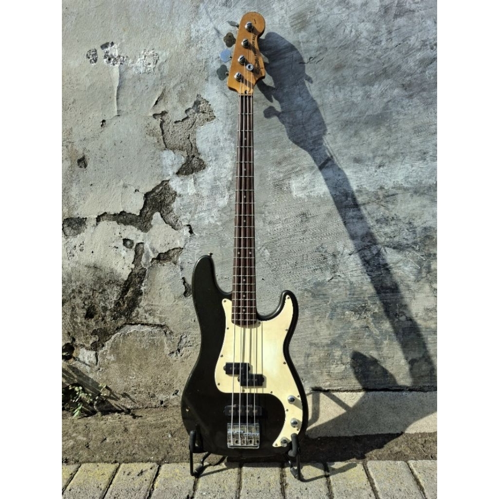Squier Precision Standard Series