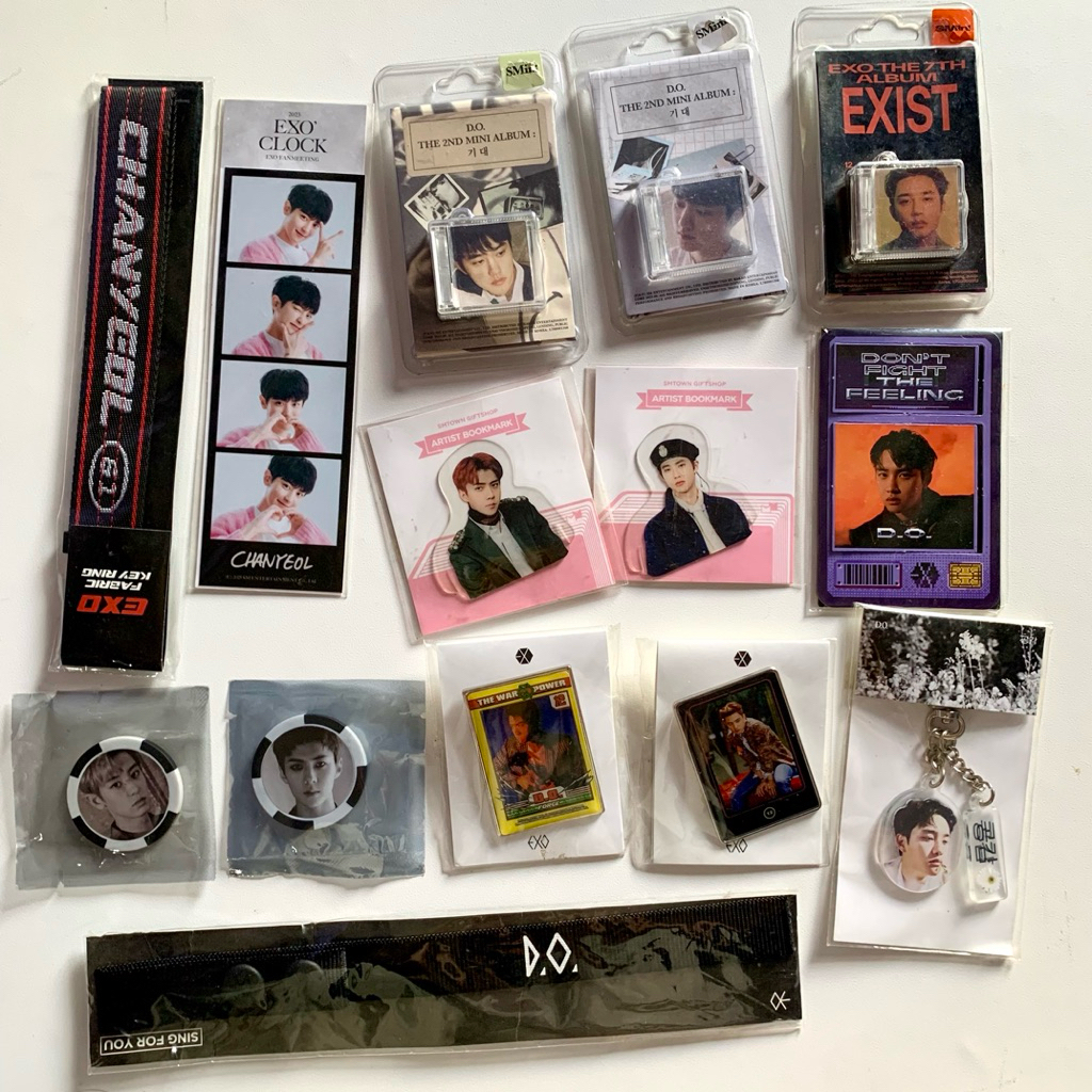 exo suho chanyeol d.o. kyungsoo sehun official md merchandise history enamel badge pin button the wa