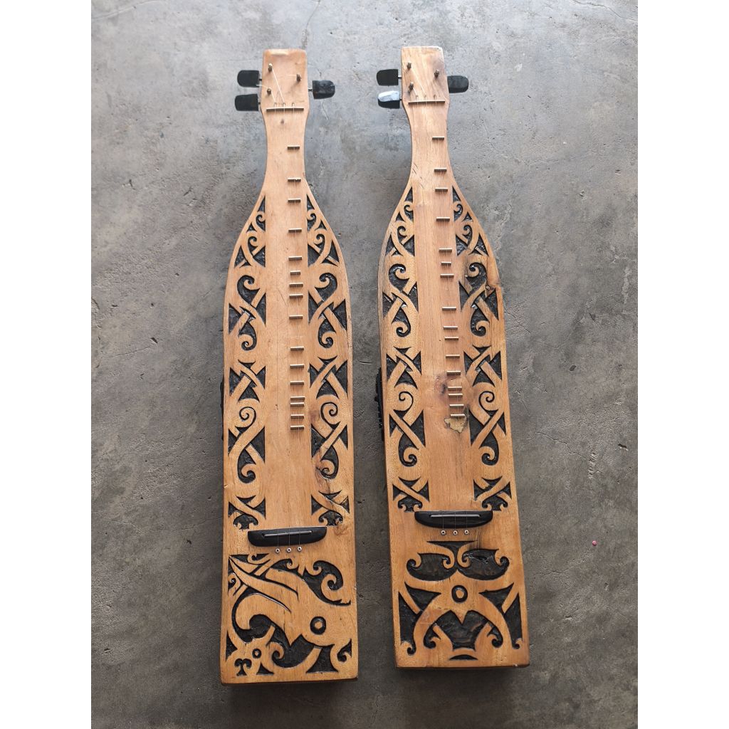 SAPE DAYAK ALAT MUSIK DAYAK KALIMANTAN