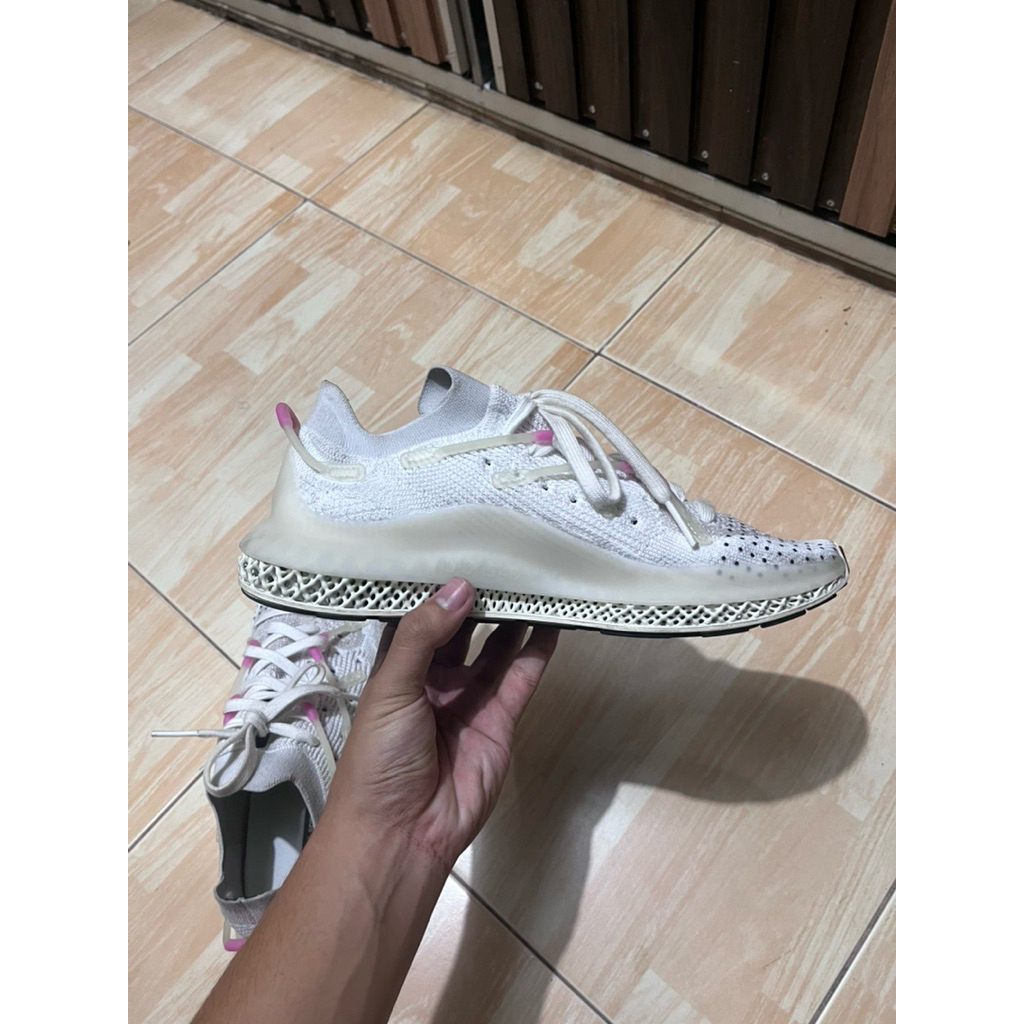 SEPATU SNEAKERS ADIDAS 4D FUSIO CREAM WHITE