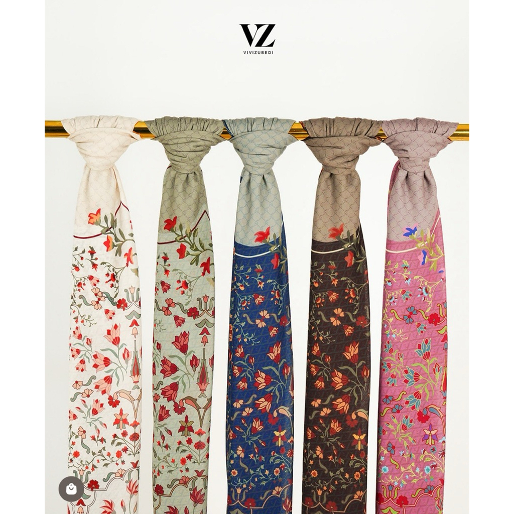 Vivi zubedi lysoura scarf