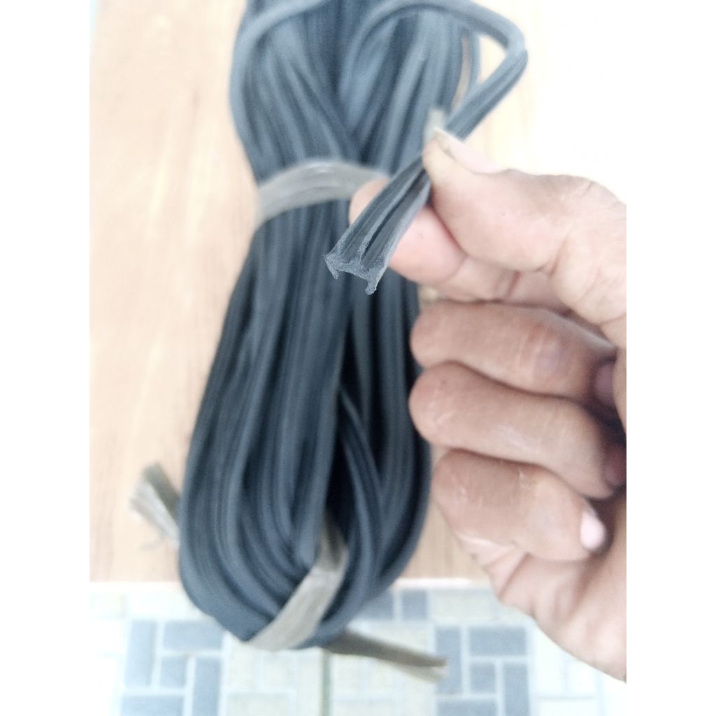 Karet 056 / karet etalase / karet lemari / karet kaca