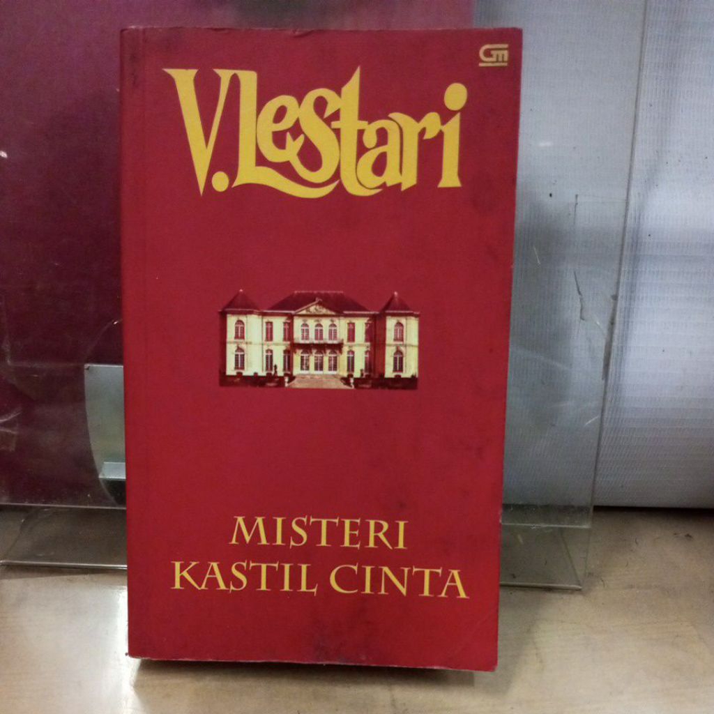 novel indonesia , misteri kastil cinta oleh v . lestar