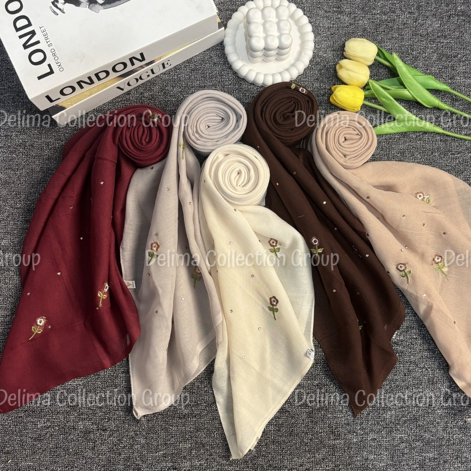 Hijab Segi Empat Paris Bordir Bunga Payet Swarovski / segi empat paris bordir bunga swarosvki