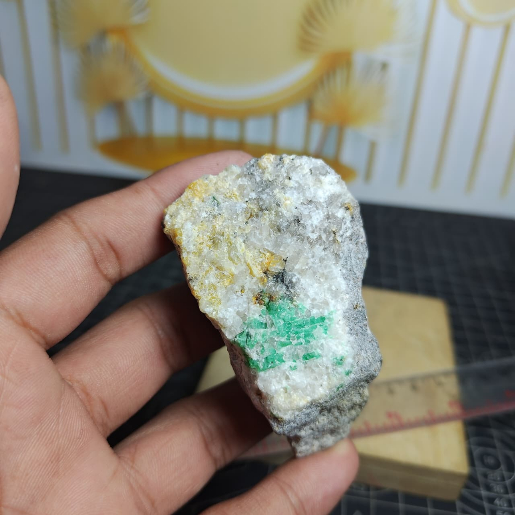 Batu Natural Emerald Rough (7)