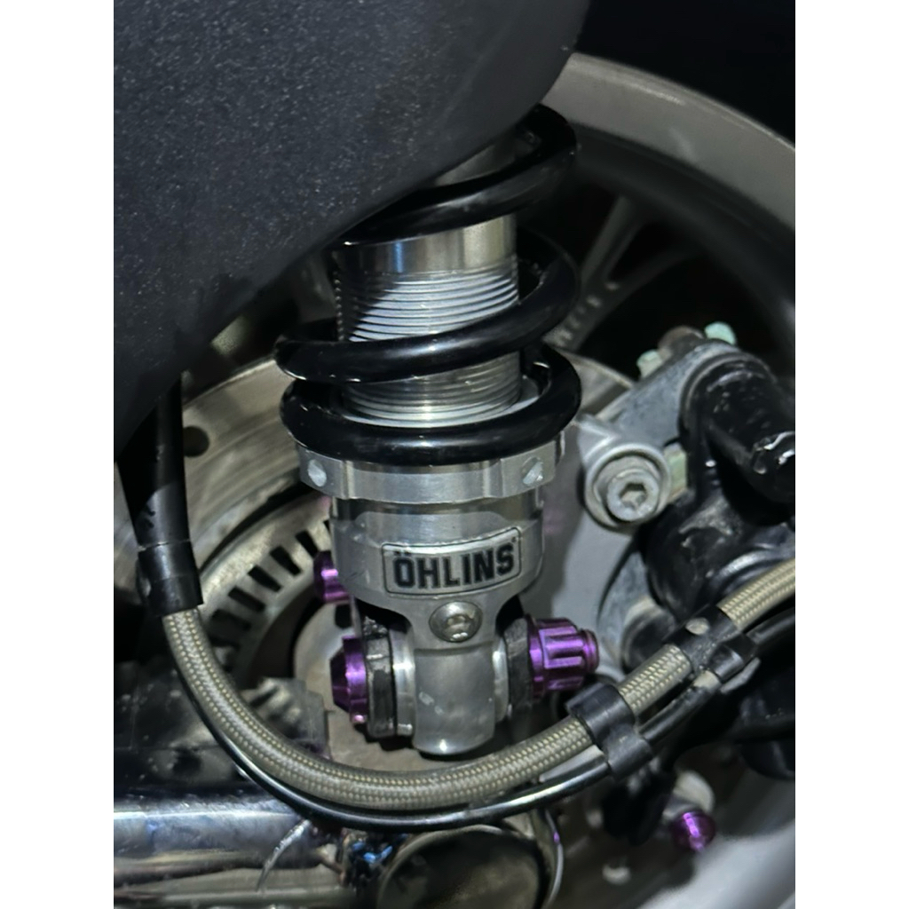 Baut titanium breket shock depan ohlins/copy vespa matic