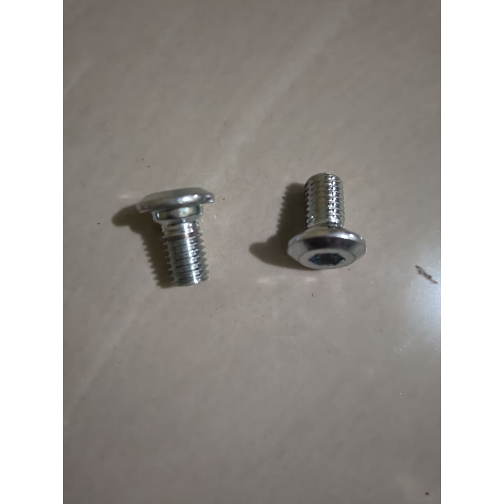 baut piringan motor beat