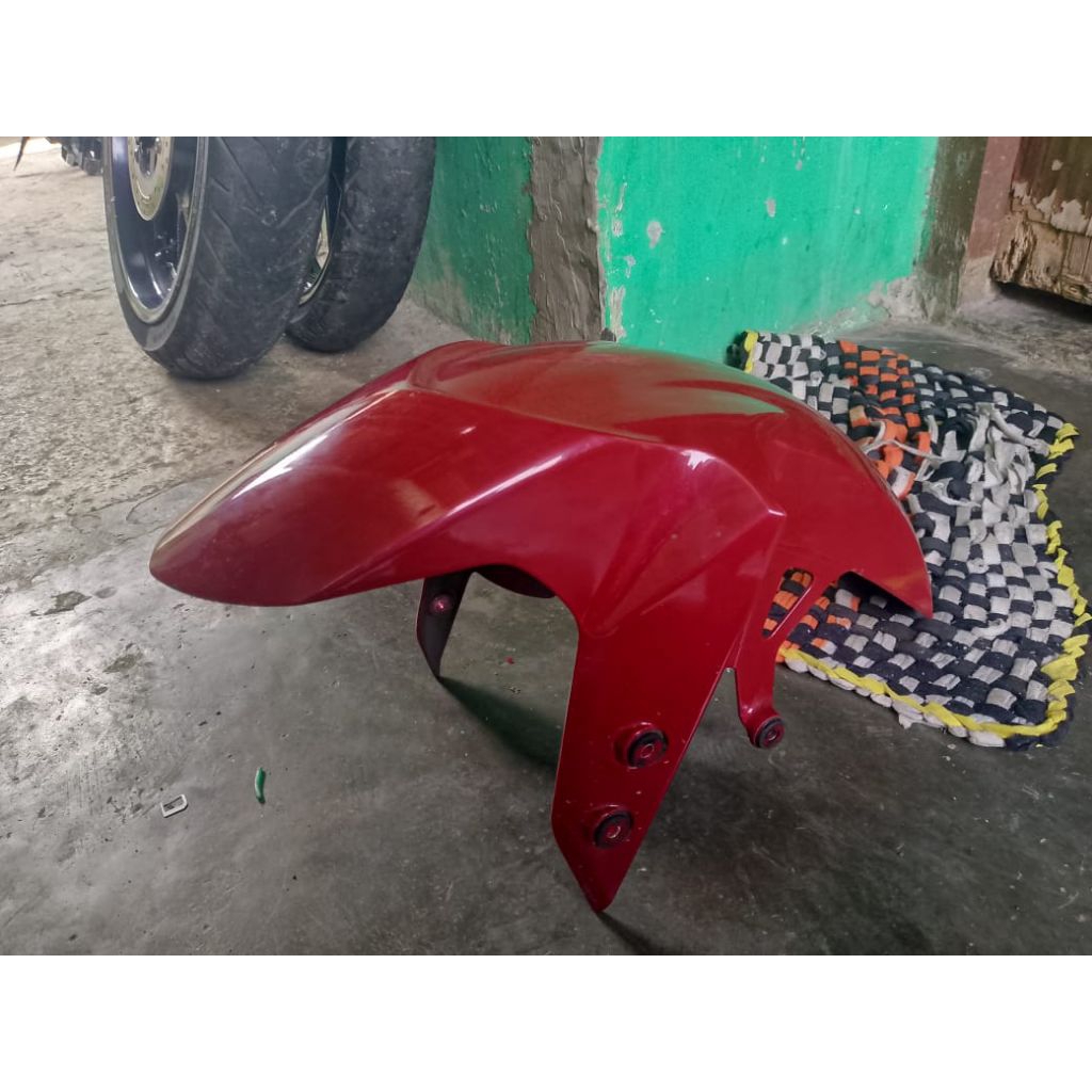 Sepakbor depan ori r15 v3 siap pakai mulus