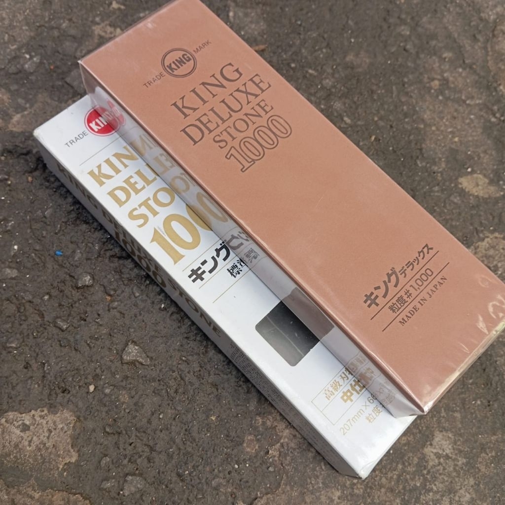 Deluxe Stone 1000, yang merupakan batu asah jepang