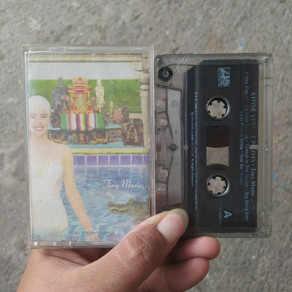 Kaset Pita Stone Temple Pilots - Tiny Music