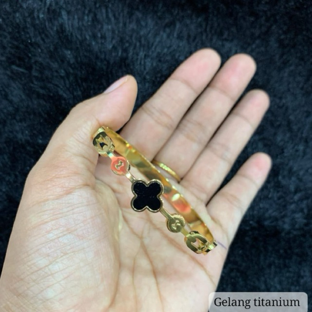 Best Sellert Gelang Titanium Wanita Gelang Tangan Wanita Mode Titanium Gelang Tangan Wanita Model Te