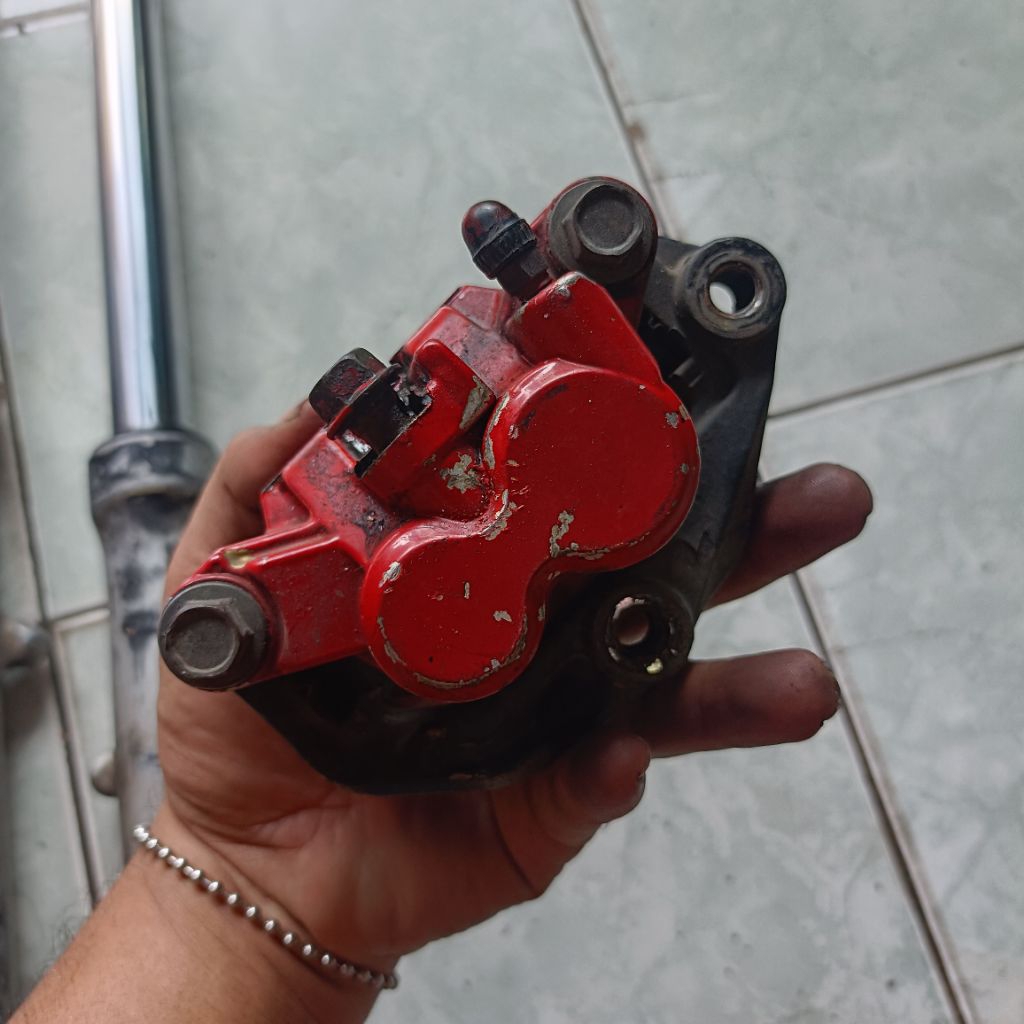 kaliper depan yamaha scorpio/rx king original