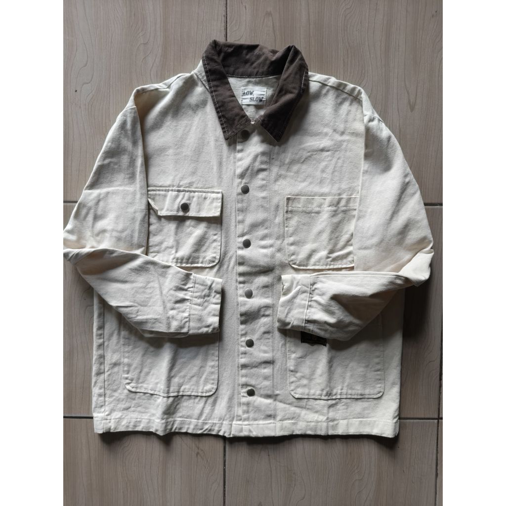 Jacket Parka Tactical 4 Saku Merek Low & Slow Bahan Kanvas Semi Denim Warna Putih Abu Kancing Click 