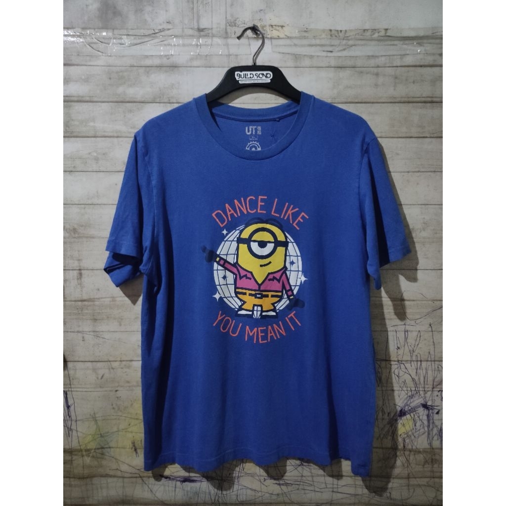 Uniqlo UT The Minions Biru Electric Kaos Katun Size XL