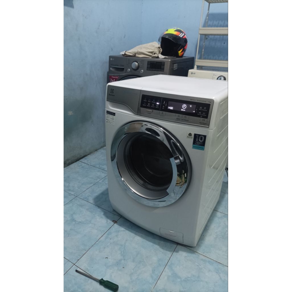 Mesin Cuci Electrolux Front Loading 11kg