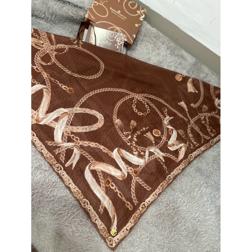 Pl Buttonscarves x Dsaks Chain 1 in Wood fullset lengkap with box, defect jarum pentul dan ada serat