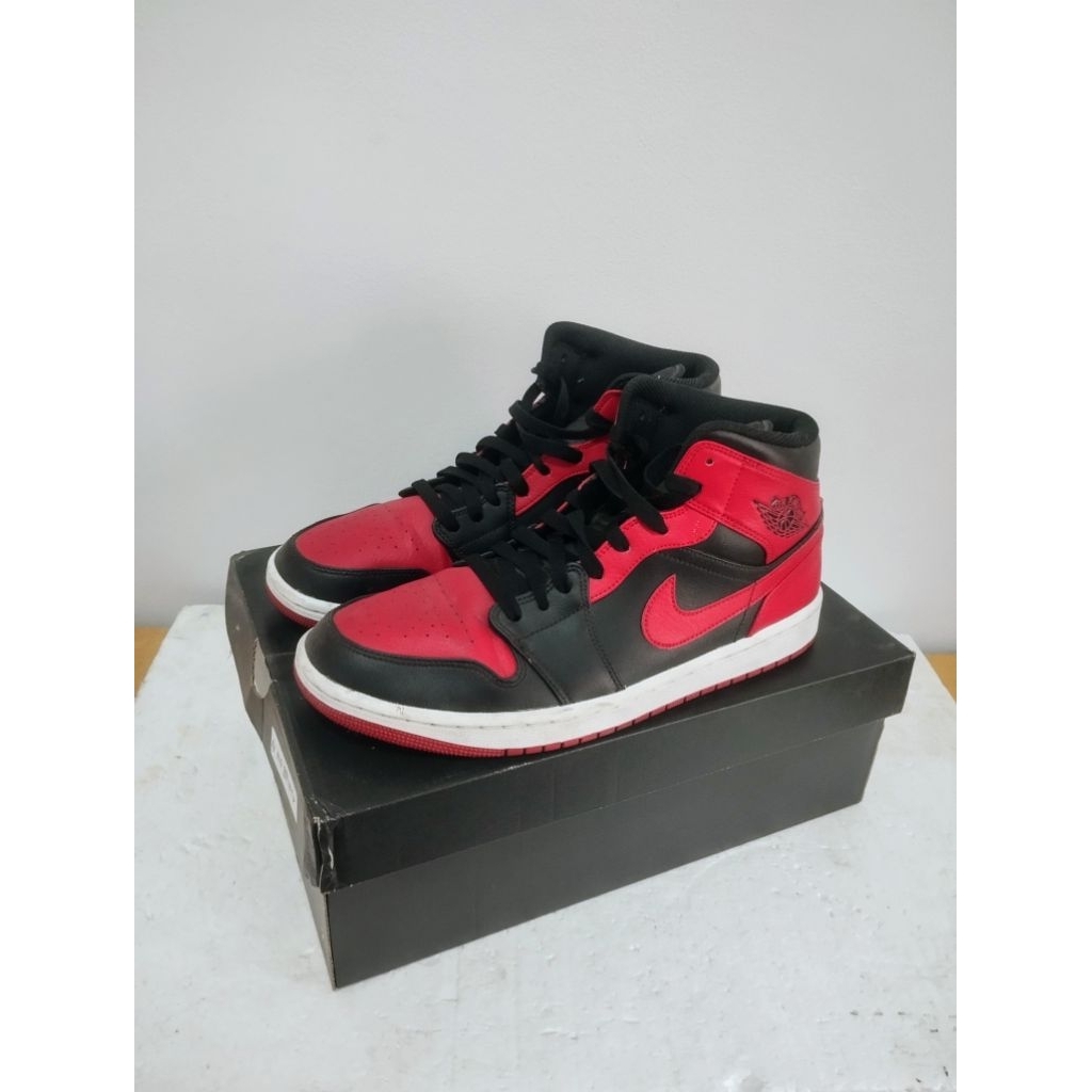 Sepatu NIKE AIR JORDAN 1 MID BLACK/RED WHITE size 42